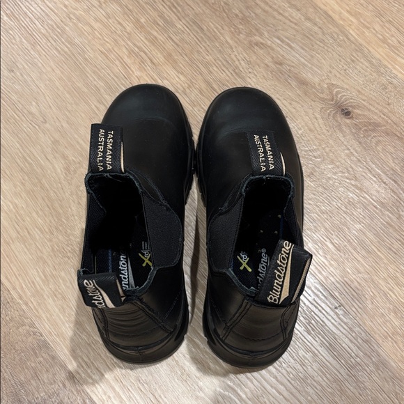 Blundstone Women’s Lug #2240 Black Leather Chelsea Boots - Picture 6 of 9